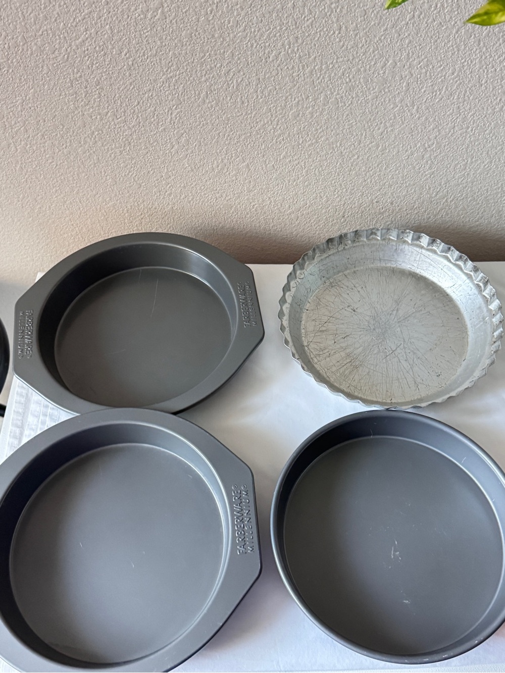 Nonstick Gray Round Bake Pans - Set of 4